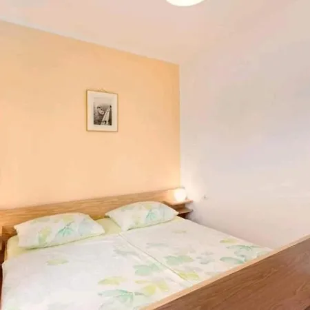 Apartment Olive Malinska