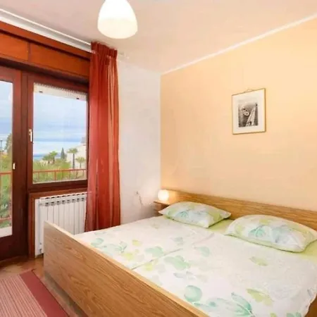 Olive مالينسكا